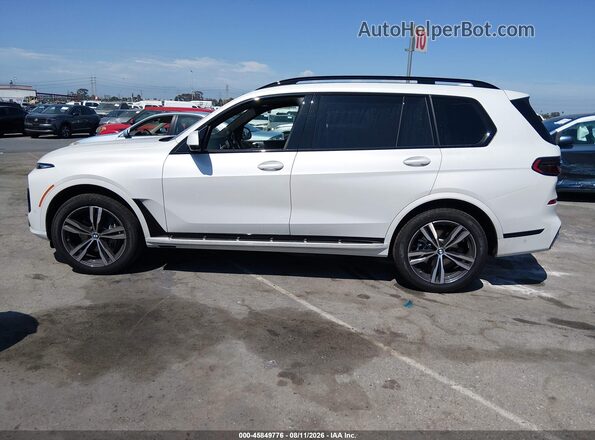 5UX23EM02V9487159 2027 BMW X7 White Widok wnętrza 360 stopni