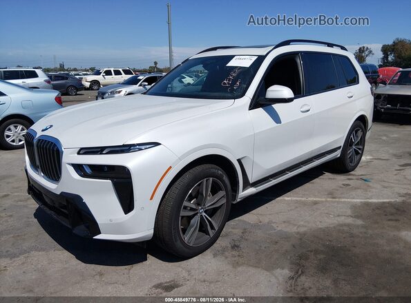 5UX23EM02V9487159 2027 BMW X7 White წინა მარცხენა ხედი სამი მეოთხედიდან