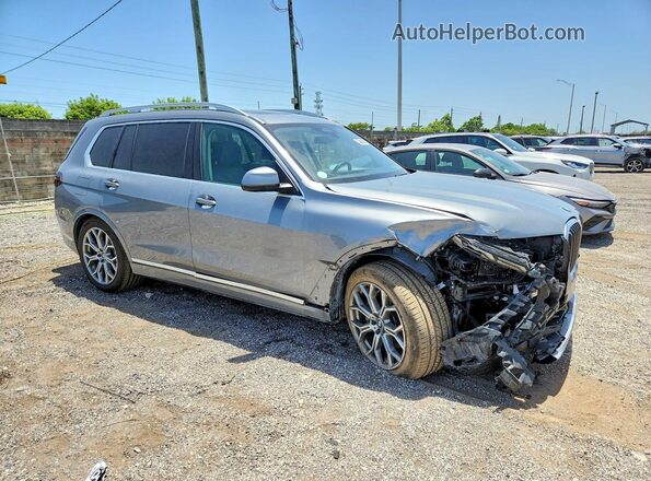 5UX23EM03S9X64946 2025 BMW X7 Silver Front right