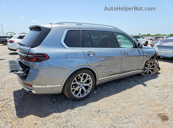 5UX23EM03S9X64946 2025 BMW X7 Silver Rear right