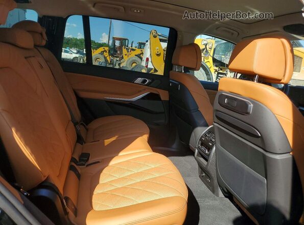 5UX23EM03S9Y33456 2025 BMW X7 Black Widok tylnych siedzeń
