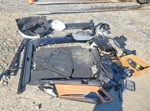 5UX23EM03S9Y33456 2025 BMW X7 Black Widok komory silnika