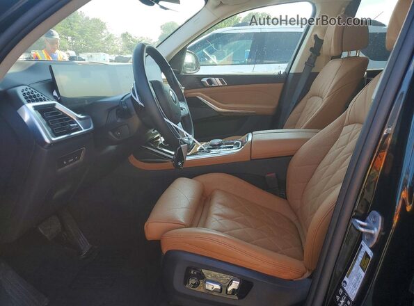 5UX23EM03S9Y33456 2025 BMW X7 Black Widok wnętrza z przodu