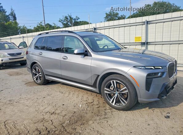 5UX23EM04P9R40684 2023 BMW X7 Gray Przód prawy