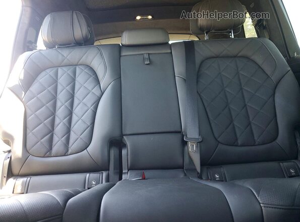 5UX23EM04R9T56076 2024 BMW X7 White Вид задніх сидінь