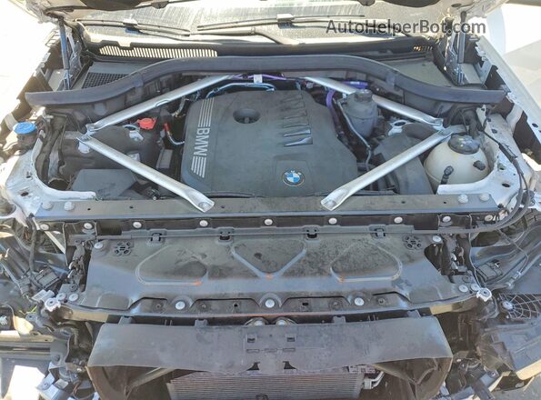 5UX23EM04R9T56076 2024 BMW X7 White Вид підкапотного простору