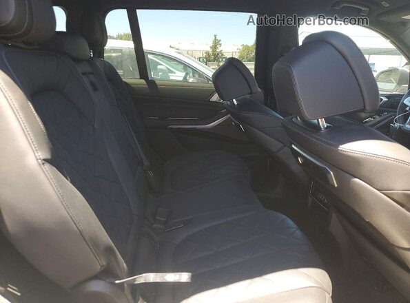 5UX23EM04R9T56076 2024 BMW X7 White Вид задньої частини салону
