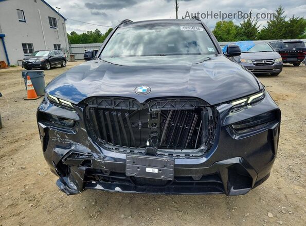 5UX23EM04R9V25108 2024 BMW X7 Синий Вид спереди