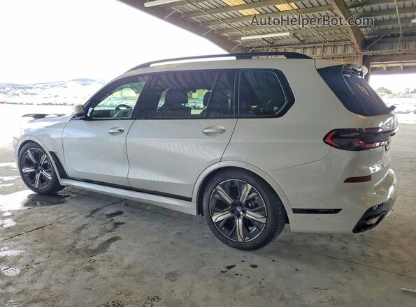 5UX23EM04T9384130 2026 BMW X7 White Rear left