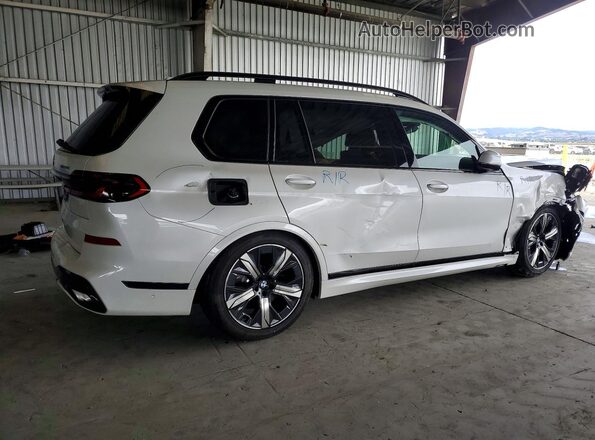 5UX23EM04T9384130 2026 BMW X7 White Rear right