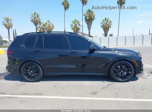 5UX23EM05R9U47888 2024 BMW X7 Black Вид задньої частини салону