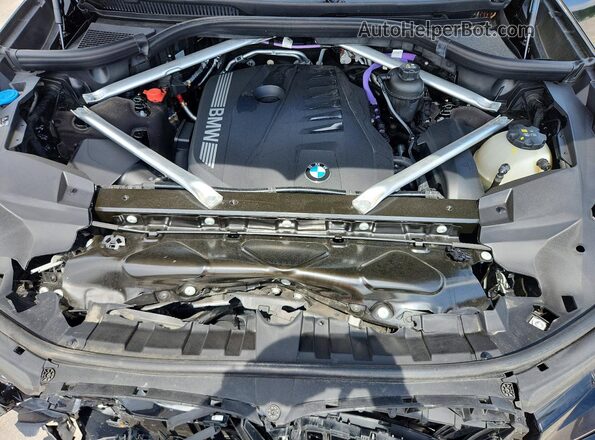 5UX23EM05S9W78392 2025 BMW X7 Black Widok komory silnika