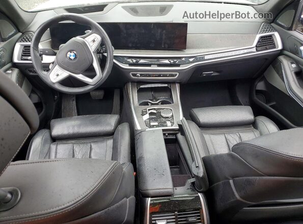 5UX23EM06P9R58099 2023 BMW X7 White Dashboard view