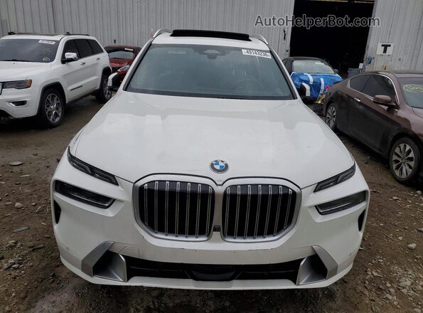 5UX23EM06P9R58099 2023 BMW X7 White Front view