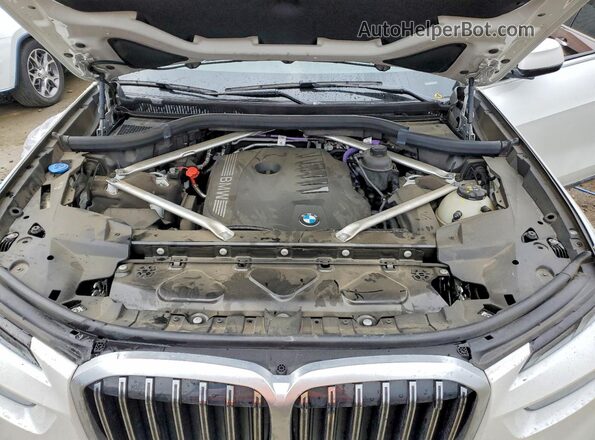 5UX23EM06P9R58099 2023 BMW X7 White Engine compartment view