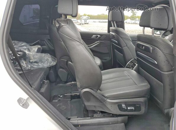 5UX23EM06P9R58099 2023 BMW X7 White Rear interior view