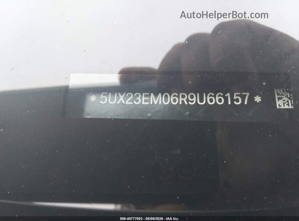 5UX23EM06R9U66157 2024 BMW X7 Gray Вид підкапотного простору