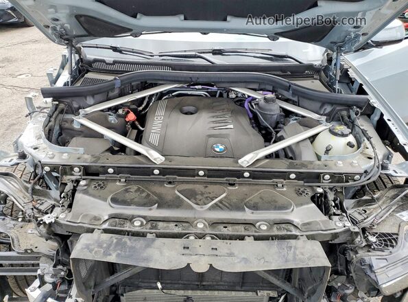 5UX23EM07P9N62750 2023 BMW X7 Gray Widok wnętrza z tyłu