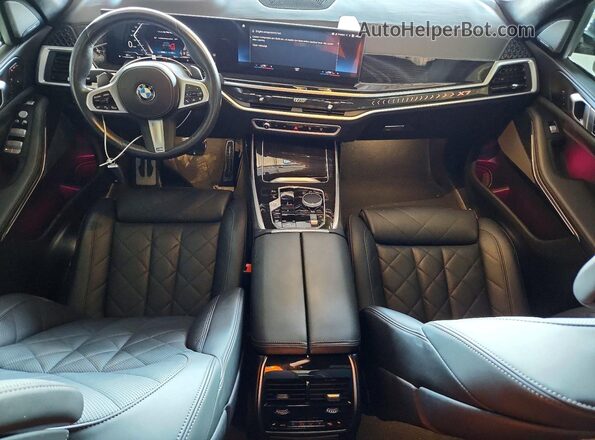 5UX23EM07P9P99996 2023 BMW X7 Black Widok deski rozdzielczej