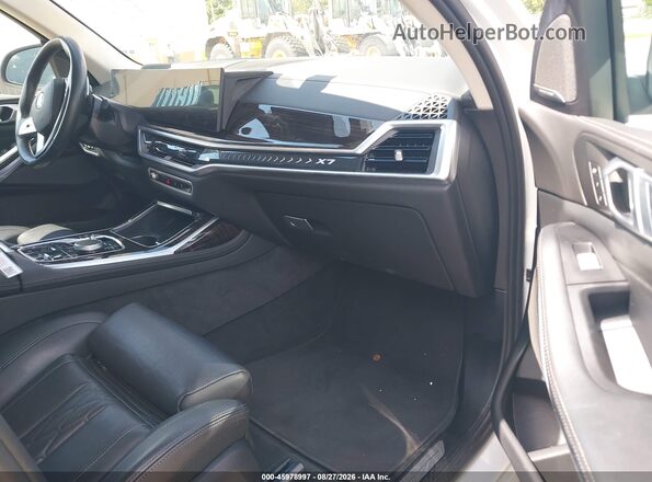 5UX23EM08T9076216 2026 BMW X7 White Սալոնի դիմացի տեսք