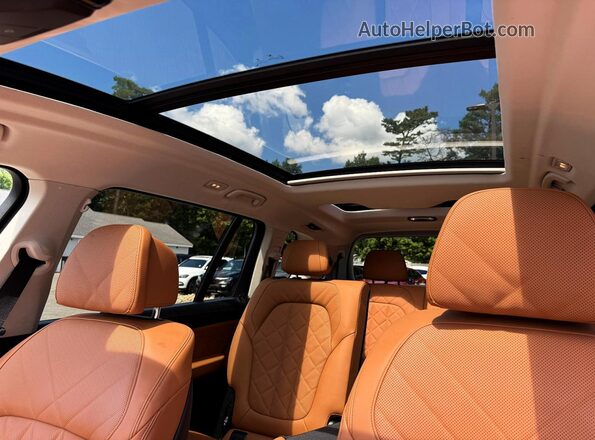 5UX23EM09P9N95412 2023 BMW X7 White 