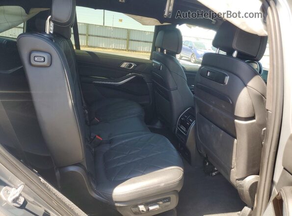 5UX23EM09P9R79013 2023 BMW X7 Gray Rear interior view