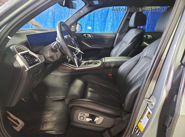 5UX23EM09R9S30716 2024 BMW X7 Gray Սալոնի դիմացի տեսք
