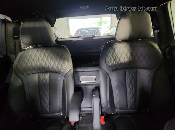 5UX23EM09R9S30716 2024 BMW X7 Gray Հետևի նստատեղերի տեսք