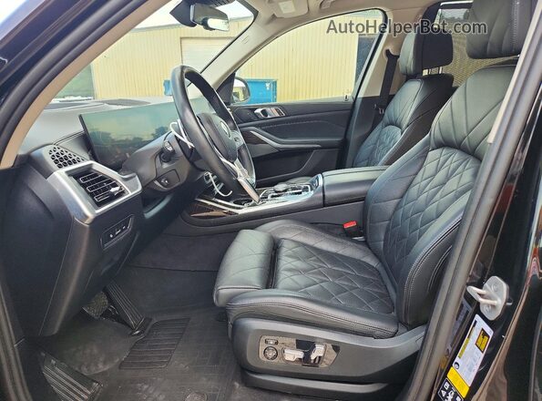 5UX23EM09R9U24274 2024 BMW X7 Black Սալոնի դիմացի տեսք