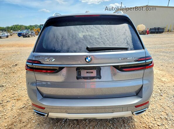 5UX23EM09R9U79582 2024 BMW X7 Gray Vista trasera