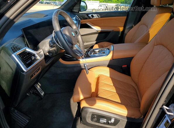 5UX23EM0XS9Y26777 2025 BMW X7 Черный Вид салона спереди