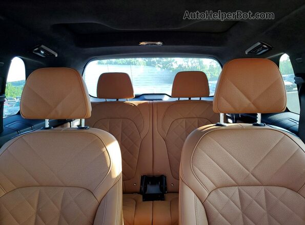 5UX23EM0XS9Y26777 2025 BMW X7 Черный Вид задних сидений
