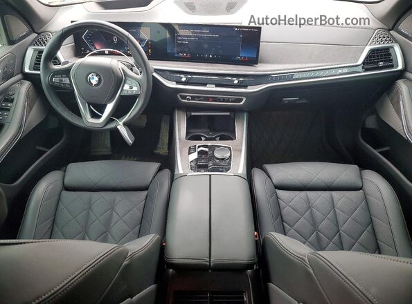 5UX23EU00R9V57005 2024 BMW X5 Gray Vista del salpicadero