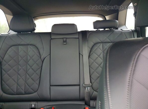 5UX23EU00R9V57005 2024 BMW X5 Gray Vista de los asientos traseros