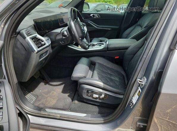 5UX23EU00S9Z59063 2025 BMW X5 Gray Вид салону спереду