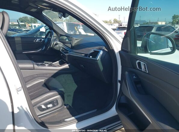 5UX23EU03R9V29179 2024 BMW X5 White Front interior view