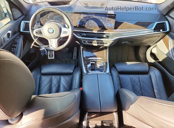 5UX23EU04R9S31966 2024 BMW X5 Белый Вид панели приборов