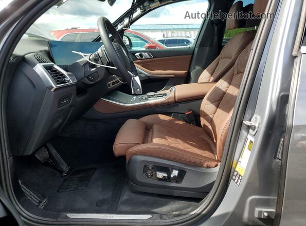 5UX23EU04R9T62542 2024 BMW X5 Gray წინა სალონის ხედი