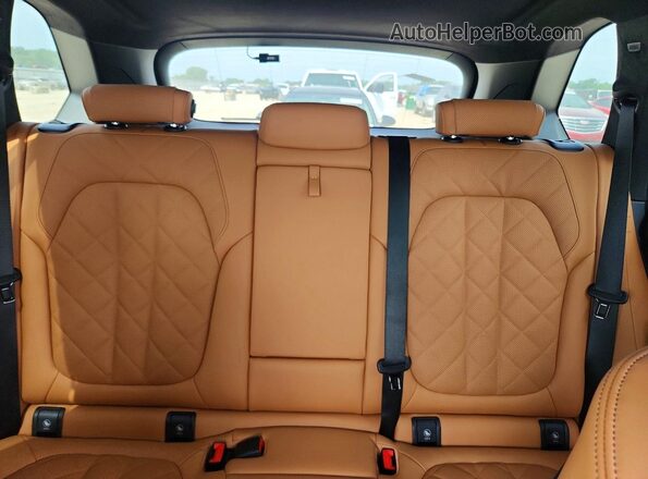 5UX23EU05T9117790 2026 BMW X5 Silver უკანა სავარძლების ხედი