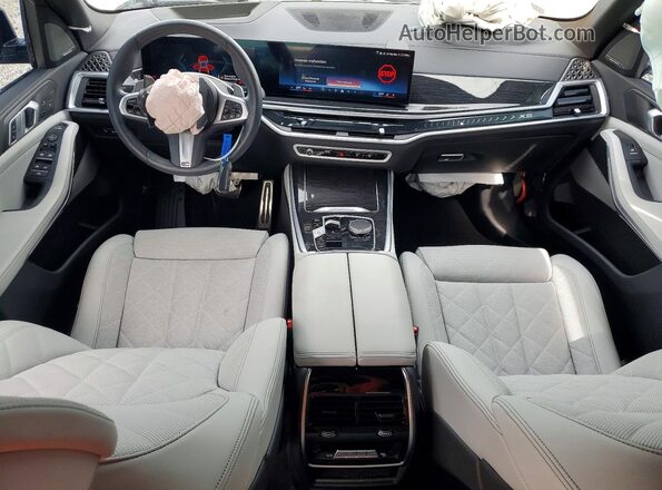 5UX23EU07S9X98498 2025 BMW X5 Серый Вид панели приборов
