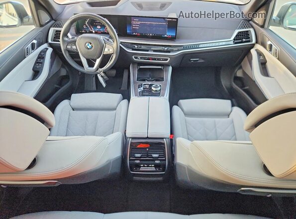 5UX23EU07S9Y99962 2025 BMW X5 White Вид панелі приладів