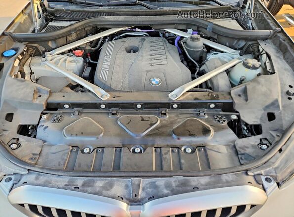 5UX23EU07S9Y99962 2025 BMW X5 White Вид задньої частини салону