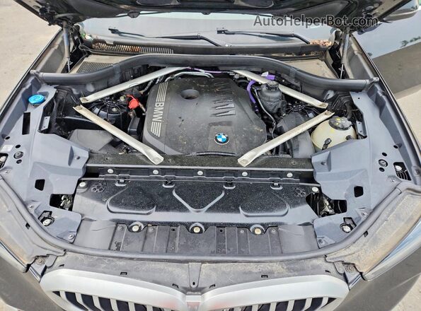 5UX23EU08R9U70419 2024 BMW X5 Charcoal ძრავის განყოფილების ხედი