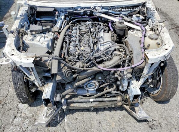 5UX23EU08R9W14373 2024 BMW X5 White უკანა სალონის ხედი