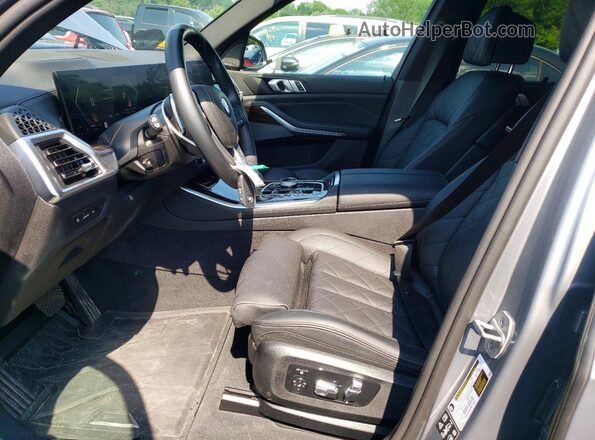 5UX23EU08S9Z88892 2025 BMW X5 Gray Вид салону спереду