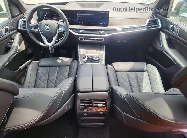 5UX23EU09R9T02353 2024 BMW X5 White Առջևի վահանակի տեսք