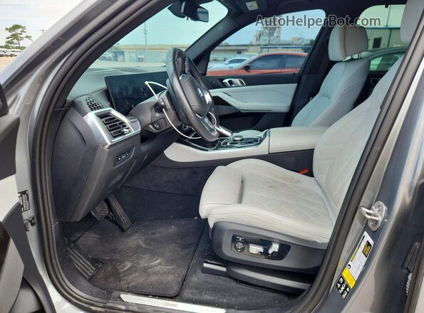 5UX23EU09R9T53075 2024 BMW X5 Серый Вид салона спереди