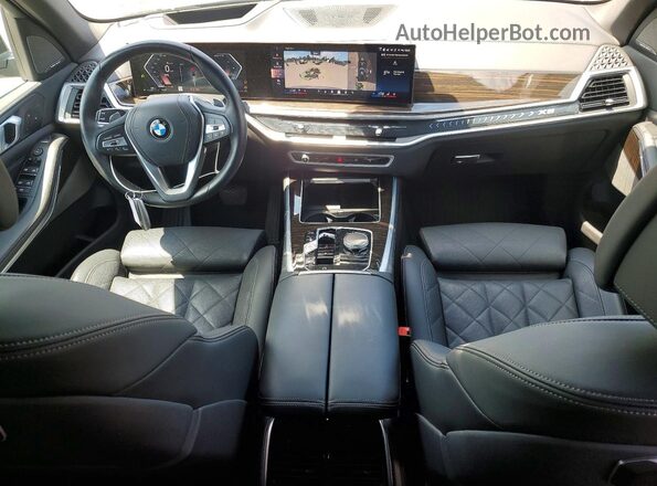 5UX23EU09R9V08644 2024 BMW X5 Black Dashboard view