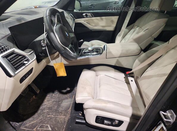 5UX23EU0XT9031472 2026 BMW X5 Black Вид салону спереду