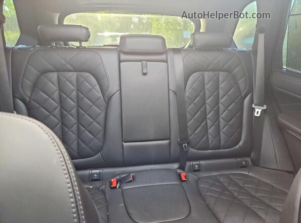 5UX23EU0XT9384861 2026 BMW X5 Black Vista de los asientos traseros